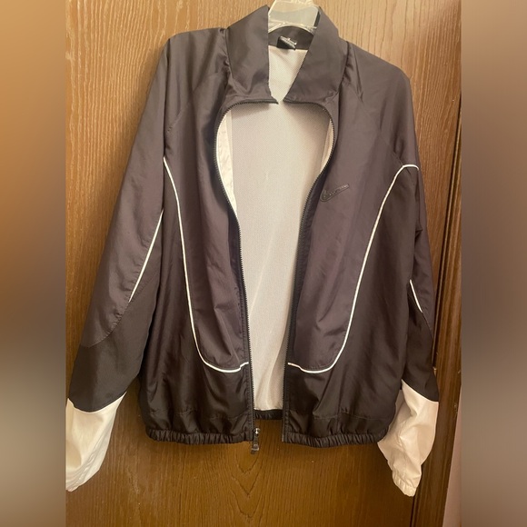 Nike Lightweight Running Jacket Full Zip Windbreaker Grey,Black,White Womens M - Picture 9 of 14